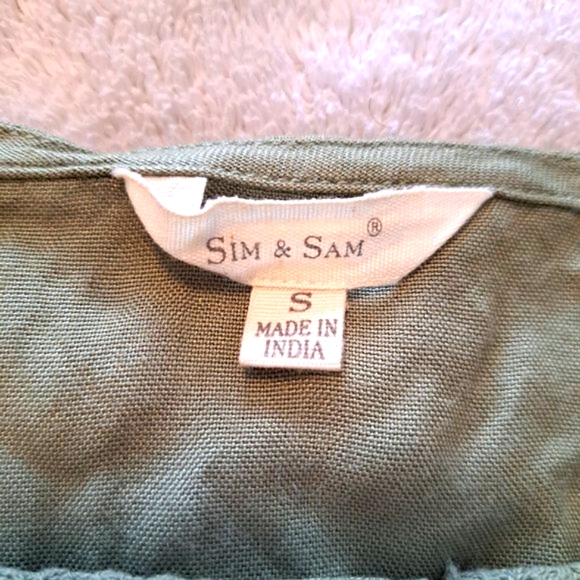 Sim & Sam Green Long Sleeve Button Top Size Small - Picture 5 of 5